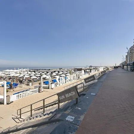 In Near & Pier アパート *